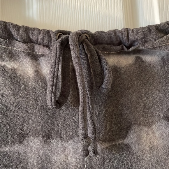 Chaser tie dyed reverse fleece cropped sweat pants - Picture 3 of 7